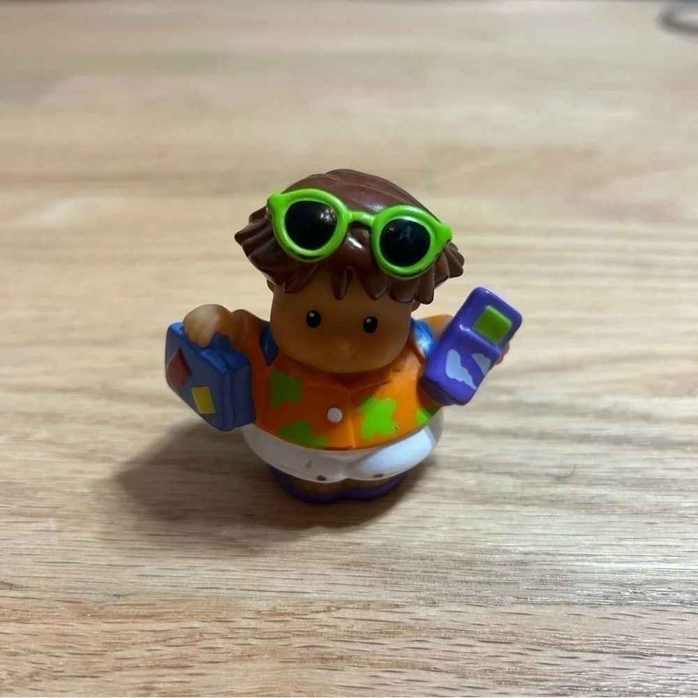 Fisher Price Little People Vacation Action Figure Kids Toy Sunglasses Phone